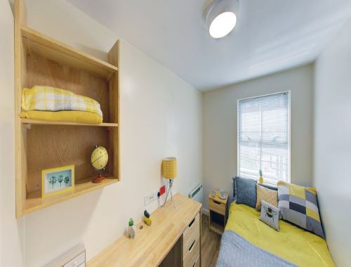 Bronze Non Ensuite | 4 or 5 Bed Flat