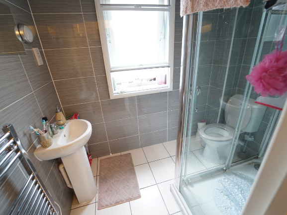 Silver Non Ensuite | 6 Bed Flat Image